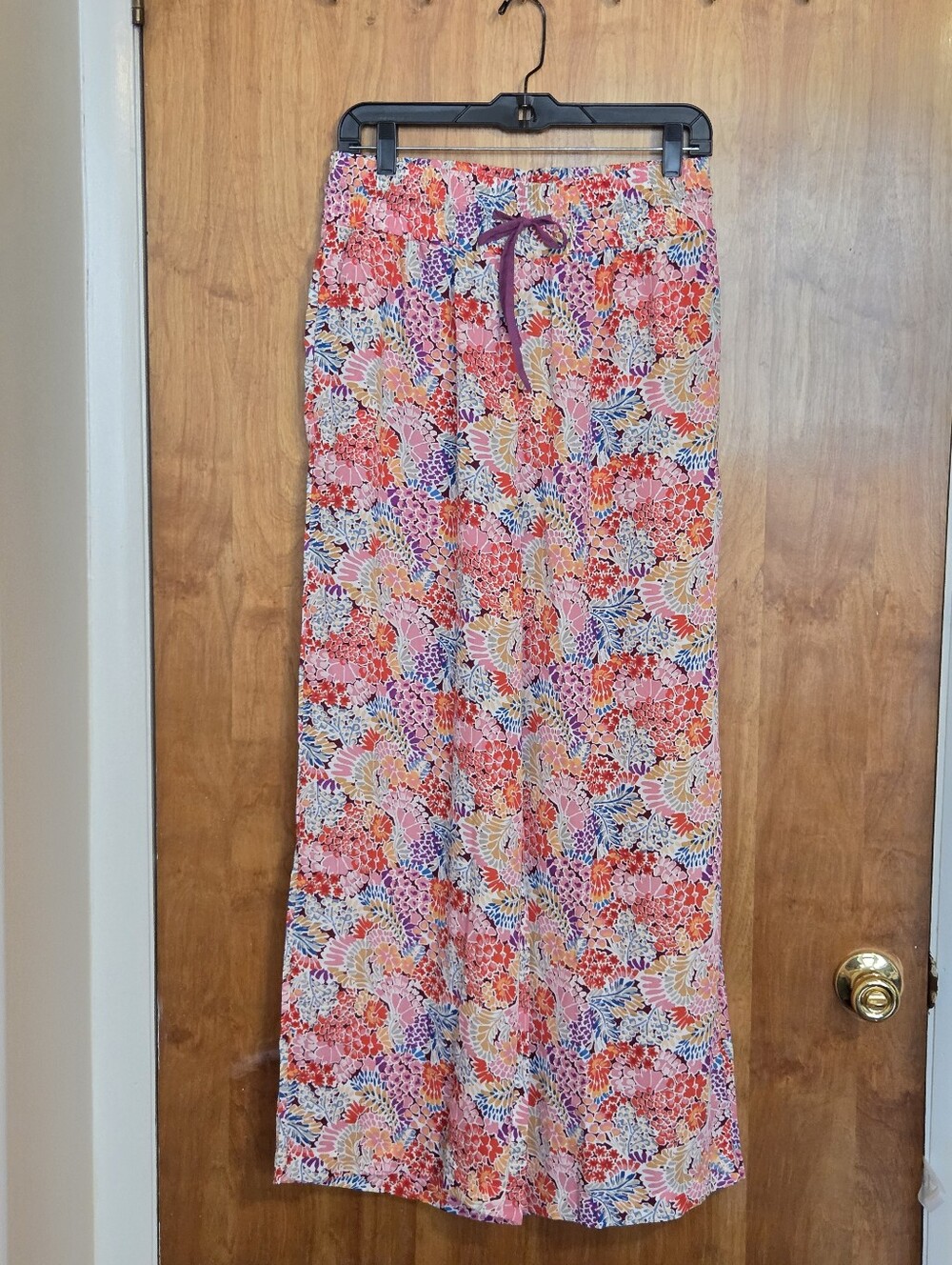 Floral Print Pull On Pant in Multi-Color
